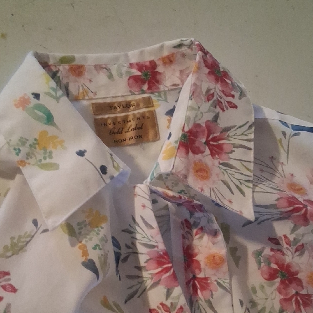 Investments Gold Label Non-Iron Floral Blouse XL - Picture 6 of 8